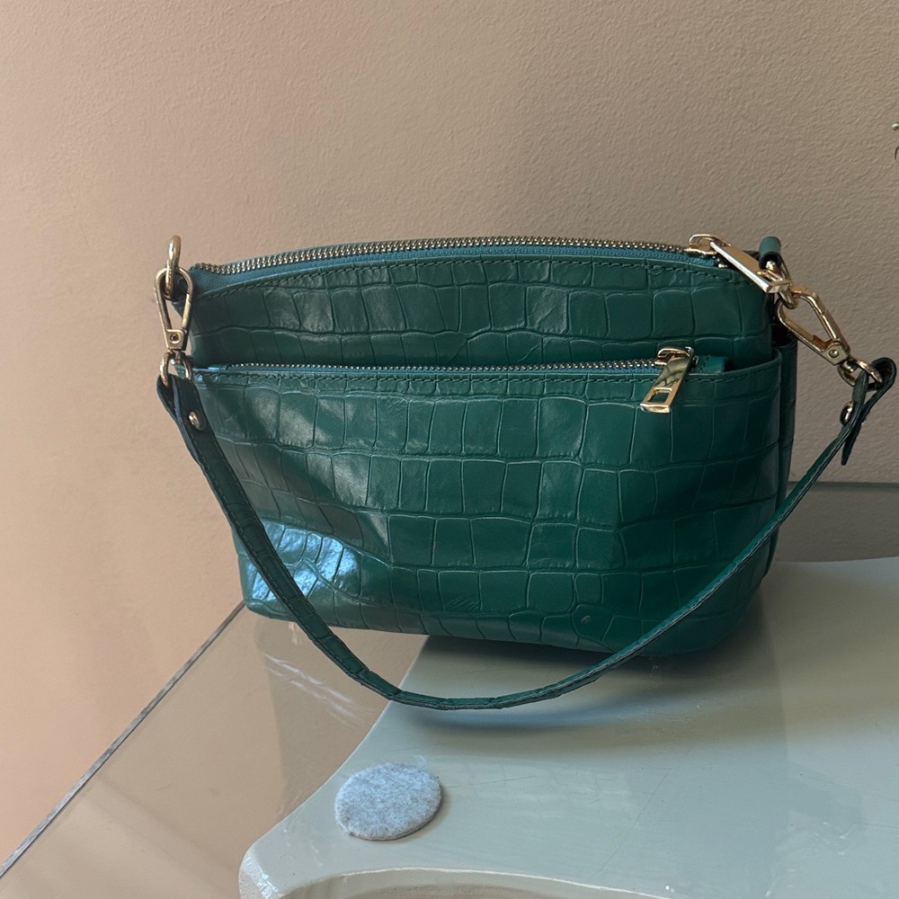 Elegant Green Crocodile-Embossed Women's Bag
